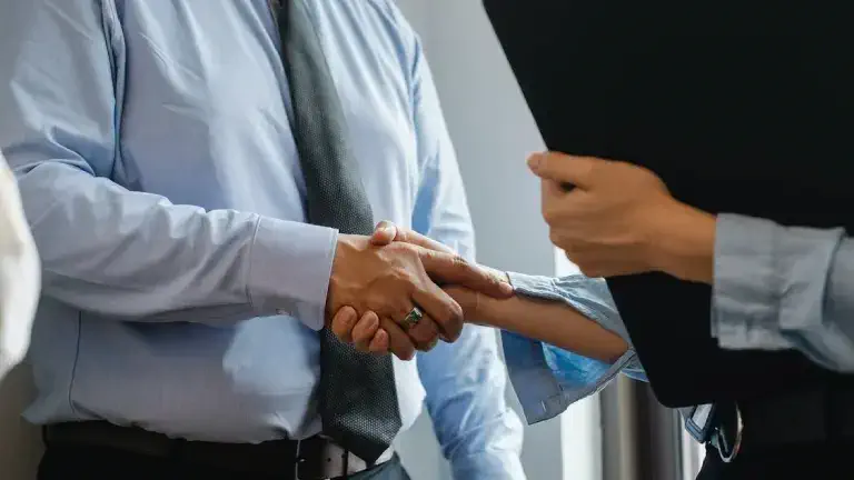 Easy Communication Between Project Manager And Project Team